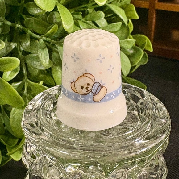 Other - Vintage Teddy Bear Porcelain Thimble with country blue accents.